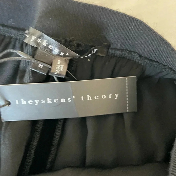 Theysken’s Theory Pimin acid Wash velvet shorts - Picture 6 of 11